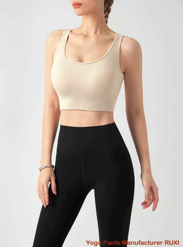 short de sport jusqu'aux genoux