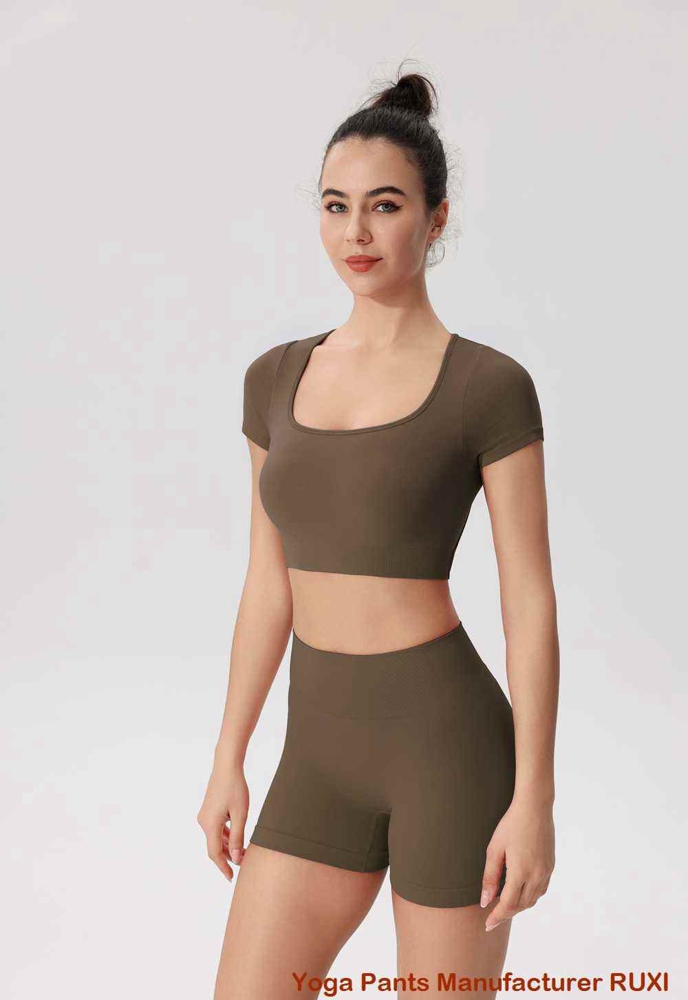 soutien-gorge de sport pompant