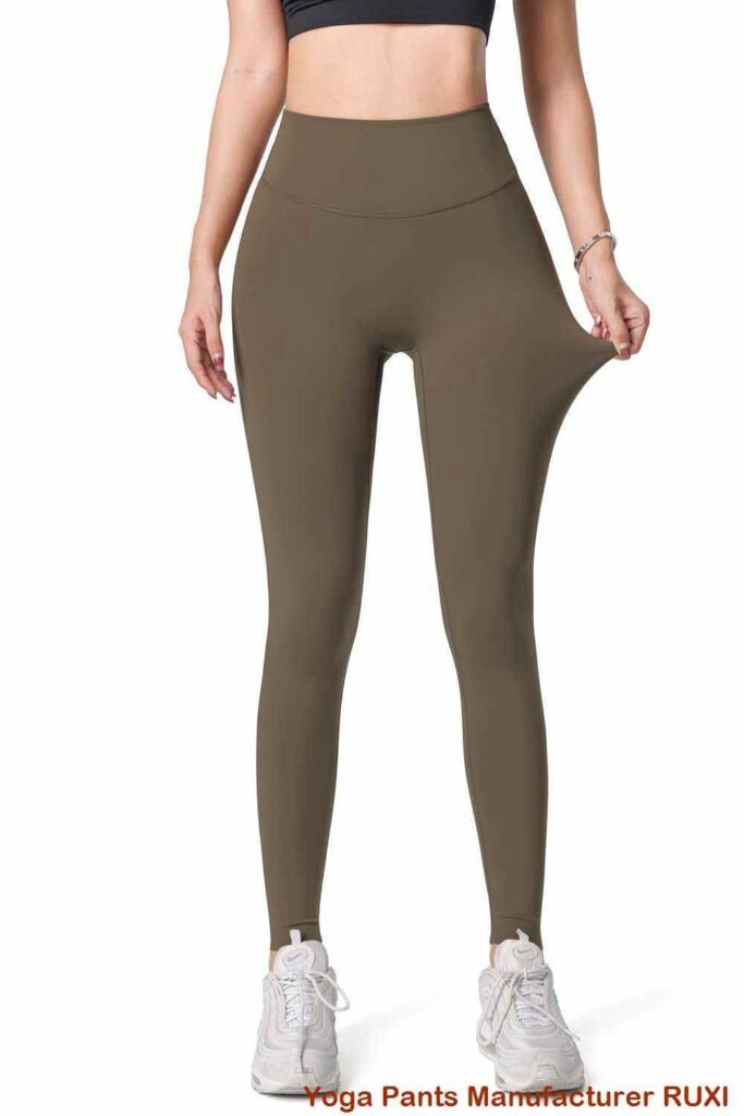 short de football noir pour femme