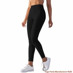 pantalon de yoga noir à jambe droite